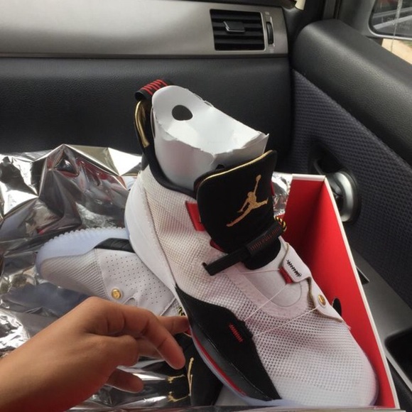 Air Jordan 33 - Picture 2 of 6
